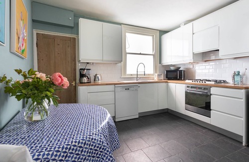 Kings Cross St. Pancras Apartment | Keystone Crescent by onefinestay