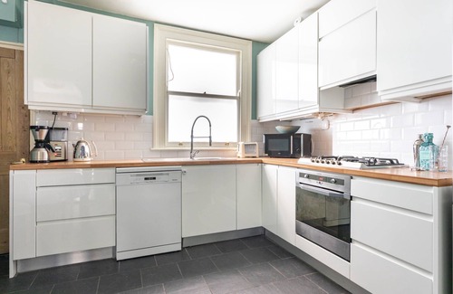Kings Cross St. Pancras Apartment | Keystone Crescent by onefinestay