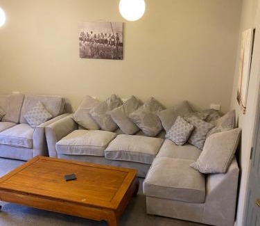 Dalston Apartment | Kezbah 1, 22 the square centre of Dalston village