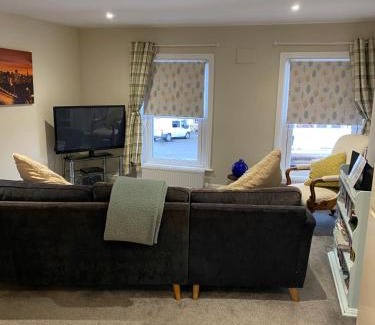 Dalston Apartment | Kezbah2 22 the square centre of Dalston village