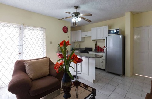 Barbican Apartment | Kgn Most Centrally Located One Bdrm II