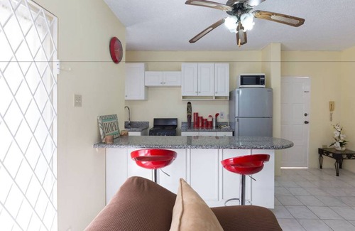 Barbican Apartment | Kgn Most Centrally Located One Bdrm II