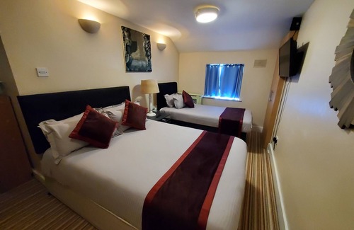 Broadstone Bed & Breakfast | KGT House