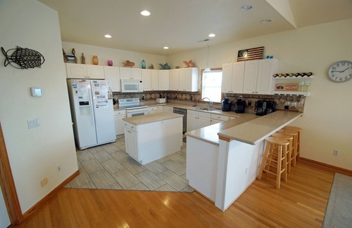 Kitty Hawk Cottage | KH4004- Oceanside-5 BRs, Elevator, Pool Table, Private Pool and Hot Tub!
