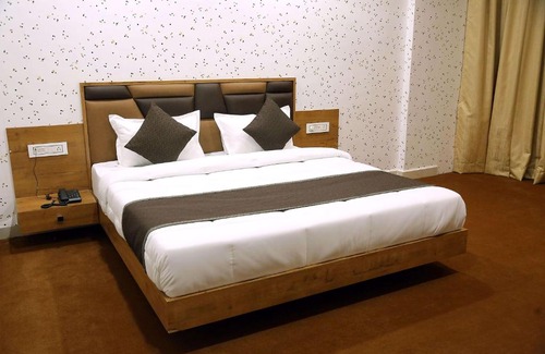Morbi Hotel | Khajoora Resort by ShriGo Hotels