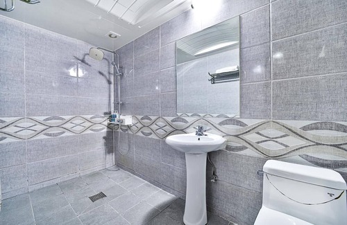 Chorye Hotel | Khan Motel