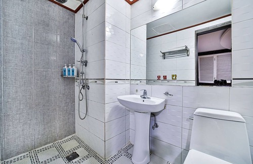 Chorye Hotel | Khan Motel