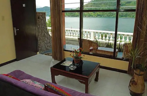 Parapat Hotel | Khas Parapat