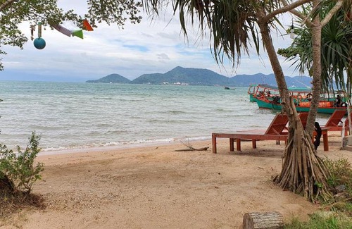 Koh Tonsay Cabin | Khim Vouch Ay Rabbit island