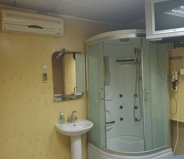Holosiivskyj Apartment | Khoroshaya Kvartira Goloseevskaya 3