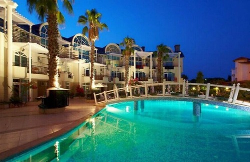 Altinkum Apartment | KİNG SUİT - YARIM PANSİYON