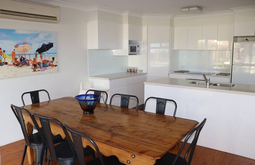 Kiama Downs House | Kiama Aspect on Jones Beach - 100 metres to the beach - 3 Bedrooms - 2 Bathrooms