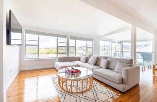 Kiama House | Kiama Beach House & Private Beach & Newly Renovated