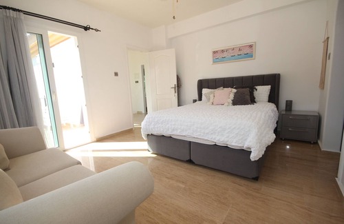 Karsiyaka Villa | Kick back and relax in this calm, stylish space.nNew for Summer 2024.n