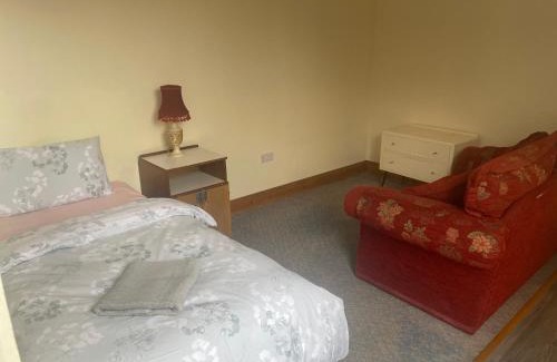 Carrick-on-Suir Hostel | Kickham Street Budget Accommodation
