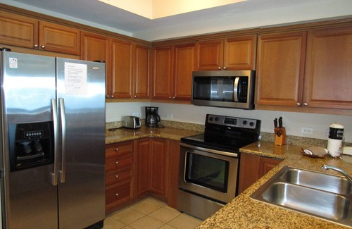 Gulf Shores Condo | Kid-Friendly Beach Front Condo with Kiddie Pool, Hot Tub, Great location !