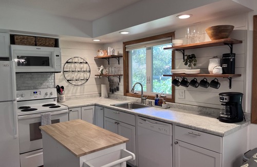 Burnsville House | Kid friendly home 10 minutes from the Mall of America
