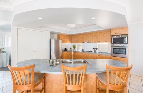 Keperra House | Kidman Place - Spacious Luxury+ FREE WIFI + WINE