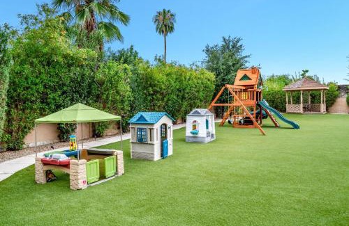 Hope House | Kids Package I Playground I Heated Pool I Spa I