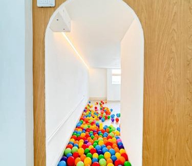 Medini Apartment | KidsVille Slide AquaZone Afiniti I Walk to Legoland JB, Johor Bahru, Malaysia