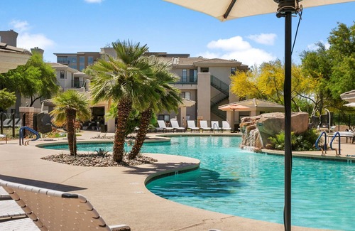 Kierland Apartment | Kierland Commons Cozysuites Next to Golf Course!