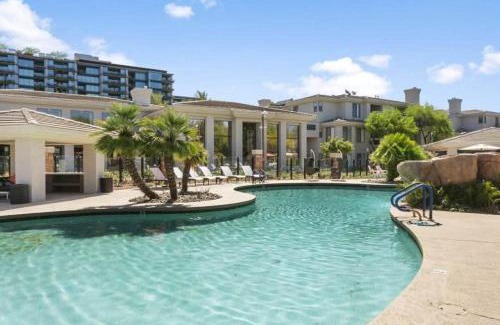 Kierland Apartment | Kierland Commons CozySuites with heated pool, gym!
