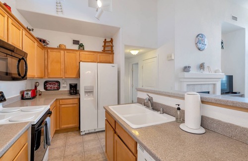Kierland Condo | Kierland Commons Shops & Dining, Hiking, Fitness room, Gated, Heated Pool & Spa + FREE GOLF & MORE!