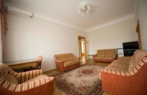 Pechers'kyi District Apartment | Kiev Gulliver 2 bedrooms & living, apartment 70 sq m, electric 24h
