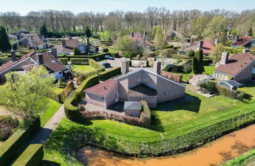 Zwiggelte House | Kievit I Spacious Bungalow with Fine Garden