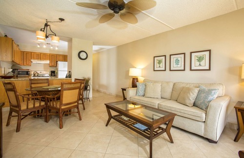 Kihei Condo | Kihei Akahi C313, King Bed, Steps to Kamaole Beach and Shops