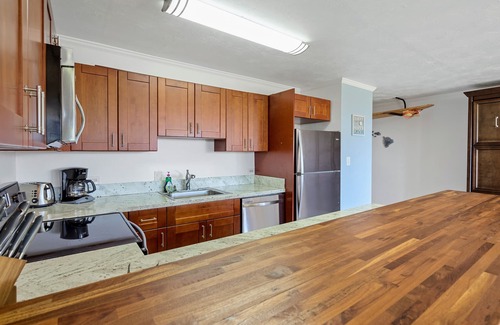 Kihei Condo | Kihei Alii Kai D104 - Private Large 1 bedroom close to the Beach and Restaurants