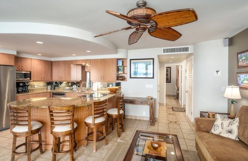 Kihei Condo | Kihei Beach 606 - Direct Ocean Front, Breathtaking Top Floor Views, Central AC!