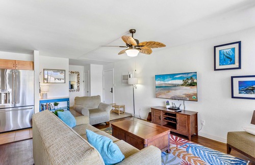 Kihei Condo | Kihei Holiday 215 - a Charming 2BR, 1BA Condo with AC, Ocean View, and More!
