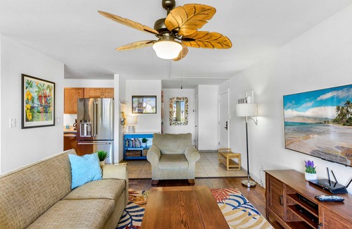 Kihei Condo | Kihei Holiday 215 - a Charming 2BR, 1BA Condo with AC, Ocean View, and More!