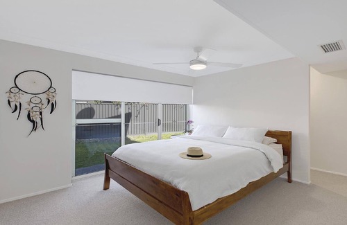 Wamberal House | KIKI PALMS - BEACHSIDE ENTERTAINER WITH LAGOON STYLE SALTWATER POOL