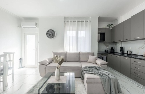 Shkoder Apartment | Kilian 13 Apartment by PikHost