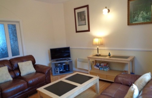 Killarney Apartment | KILLARNEY HOLIDAY APARTMENTS ATTACHED TO REDWOOD GUEST HOUSE