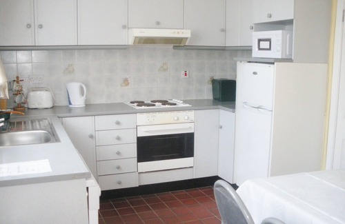 Killarney Apartment | KILLARNEY HOLIDAY APARTMENTS ATTACHED TO REDWOOD GUEST HOUSE