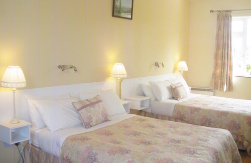 Killarney Apartment | KILLARNEY HOLIDAY APARTMENTS ATTACHED TO REDWOOD GUEST HOUSE