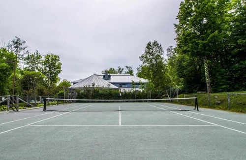 Killington Condo | Killington 2 Bdrm Condo on Access Rd. w/Health Spa and Pool