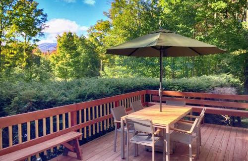 Killington House | Killington Cabin - Right Unit - Sleeps 10 in 4 BR, 2 BA Cozy Escape