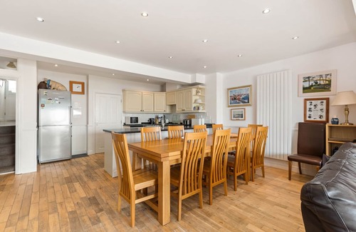 Saundersfoot House | Kilmore - Direct Beach Access, Sea Views