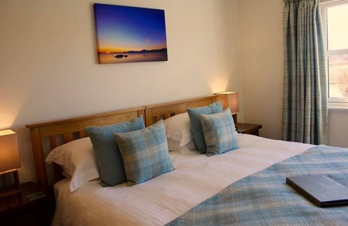 Lonmore Bed & Breakfast | Kilmuir Park