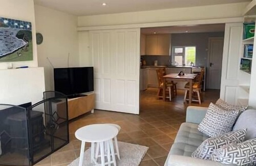 Bothar Bui House | Kilmurry Cottage - Superb Views