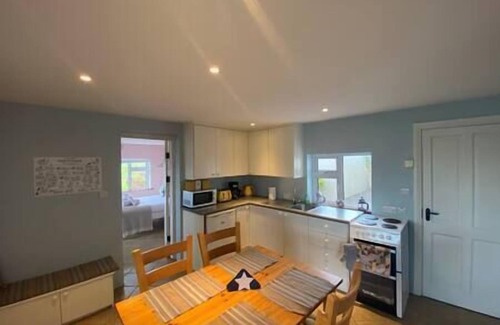 Bothar Bui House | Kilmurry Cottage - Superb Views