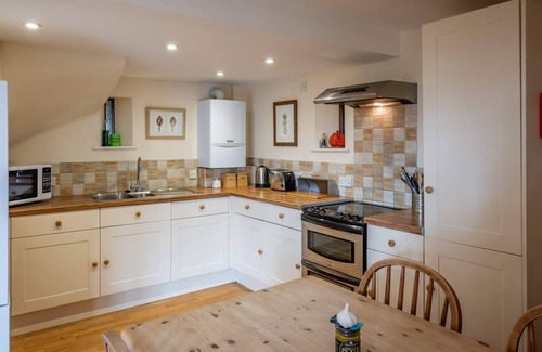 Sandown Cottage | Kiln Cottage sleeping up to 4 on The Garlic Farm on the Isle of Wight