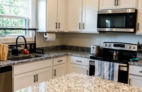 Clarksville House | Kim's Place on Cigar Hill (41 W High St)
