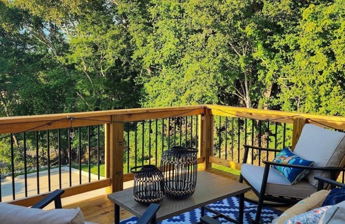 Clarksville House | Kim's Place on Cigar Hill (41 W High St)
