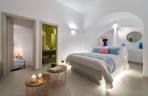 Oia Hotel | Kima Oia Suites