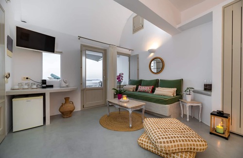 Oia Hotel | Kima Oia Suites